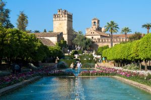 Alcázar de los Reyes Cristianos Córdoba by Paolo Trabattoni - Wikimedia